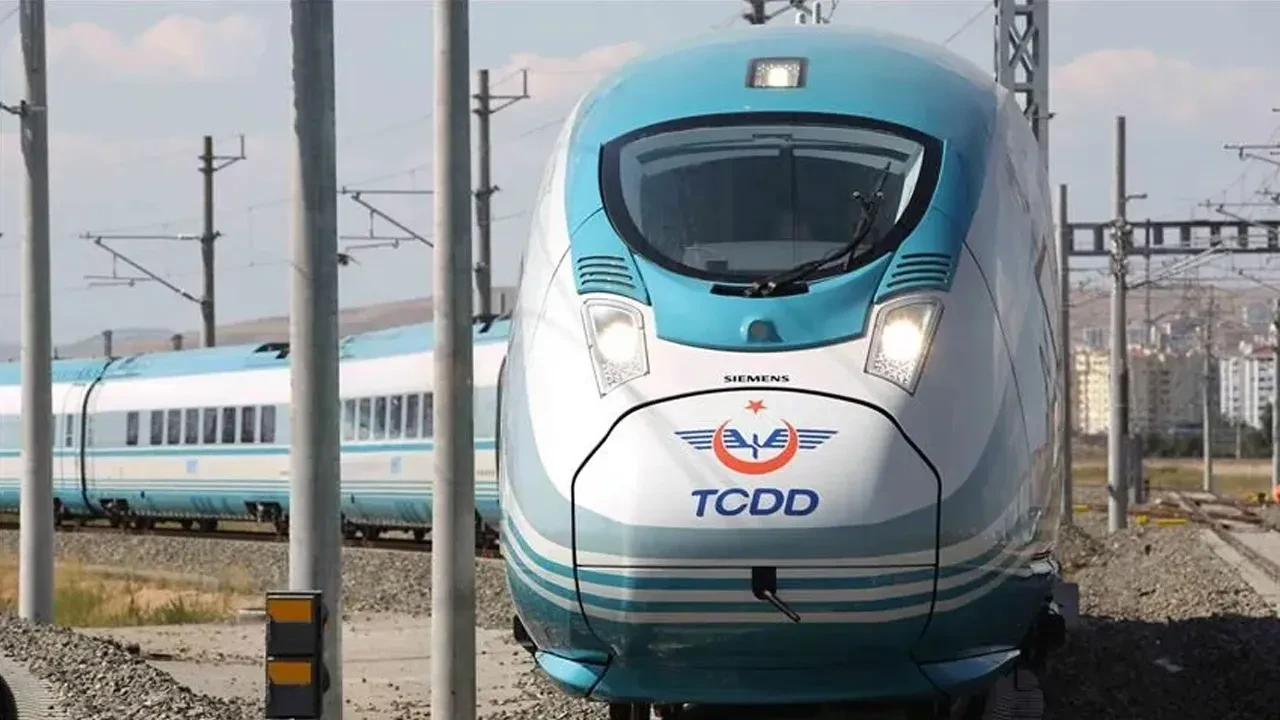 Bakan Uraloğlu'ndan 16 ile hızlı tren müjdesi: 48 saatte tüm Türkiye gezilecek