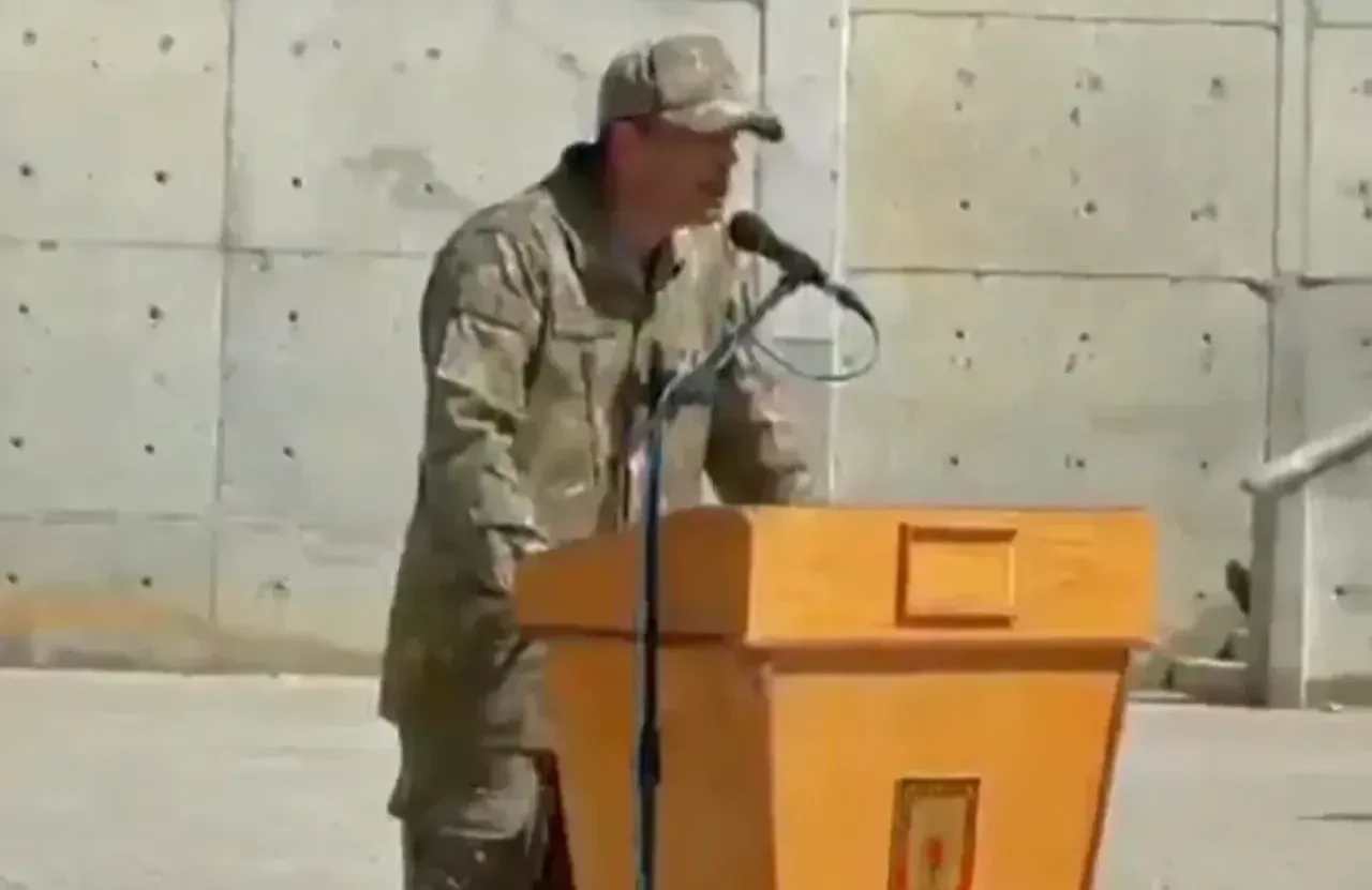 Doğukan Güngör askerlik dönüşü ilk kez görüntülendi! Çeşme tatilinde dikkat çeken 9 kilo itirafı