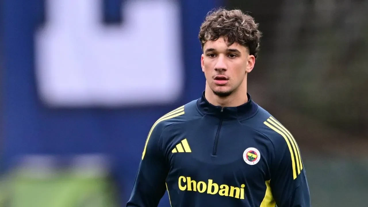 Fenerbahçe'den Galatasaray'a transfer çalımı! Genç yıldız sarı-lacivertlilere imza attı