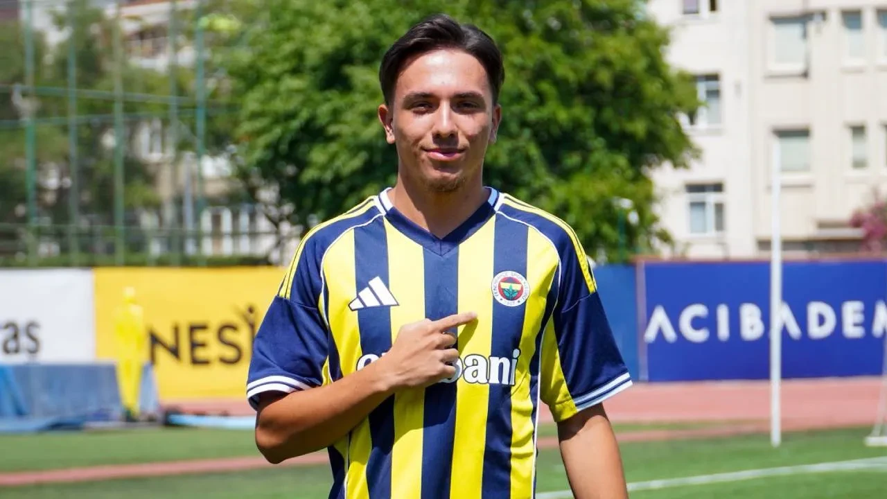 Fenerbahçe'den Galatasaray'a transfer çalımı! Genç yıldız sarı-lacivertlilere imza attı