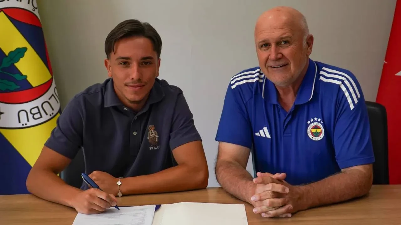 Fenerbahçe'den Galatasaray'a transfer çalımı! Genç yıldız sarı-lacivertlilere imza attı