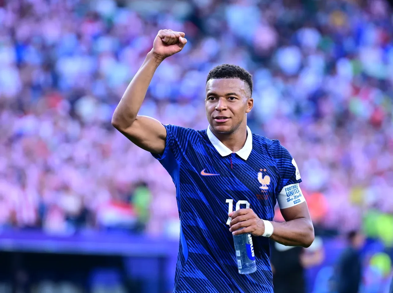 Fransa çeyrek finalde! Paraguay'ı Mbappe ile geçtiler