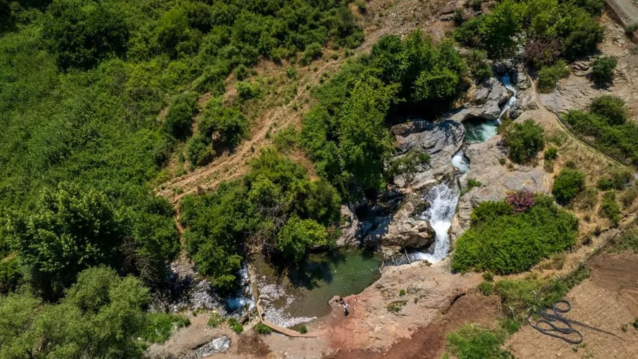 Manisa'da 'Eşek Kulaklı Midas' için akın eden ziyaretçiler bölgeyi çöplüğe çevirdi