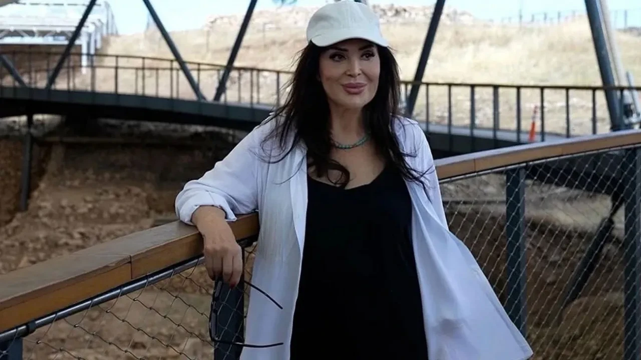 Zor günler geçiren Türkan Şoray Bozburun'da kameralara yakalandı! Yeşilçam'ın Sultan'ı son haliyle dikkat çekti