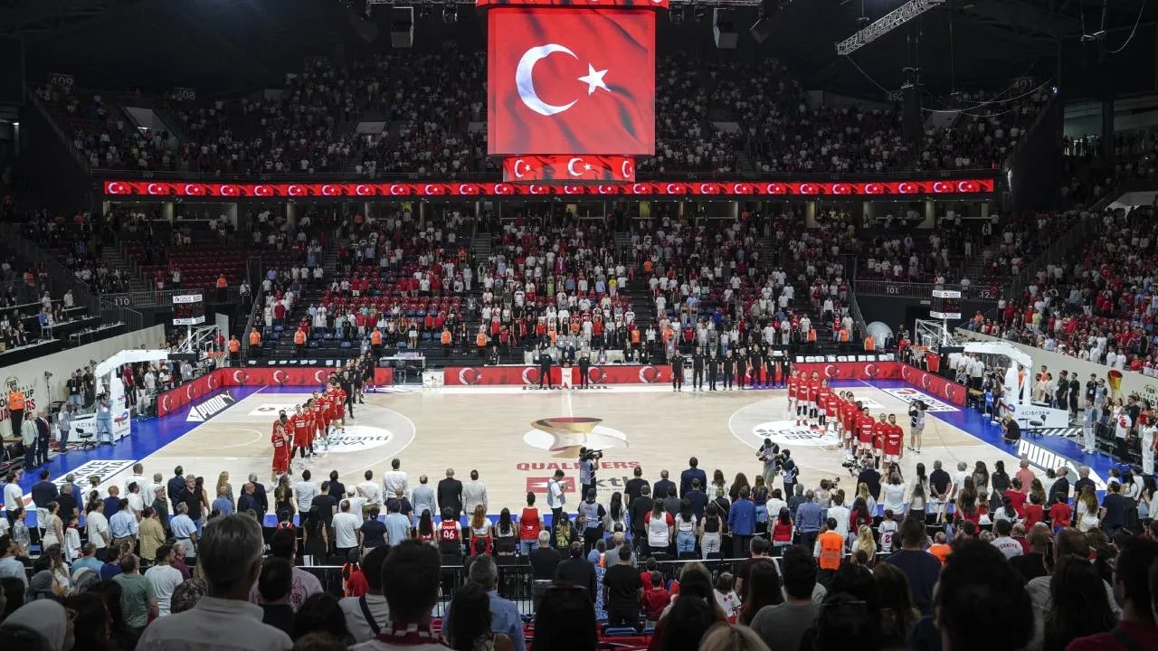 12 Dev Adam, İsviçre'yi devirdi! Milliler, C Grubu'nda 6'da 6 yaptı