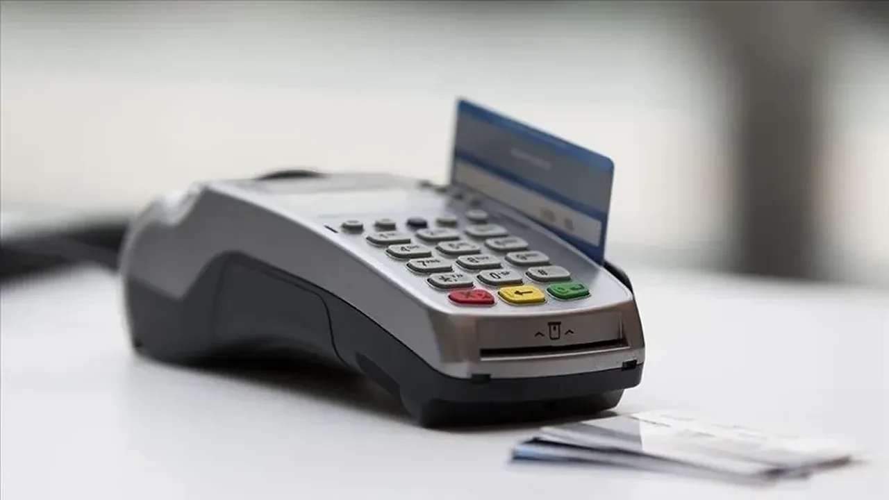 Kredi kartı aidatları zamlandı: Bankaların oyununa karşı müşteriler uyarıldı