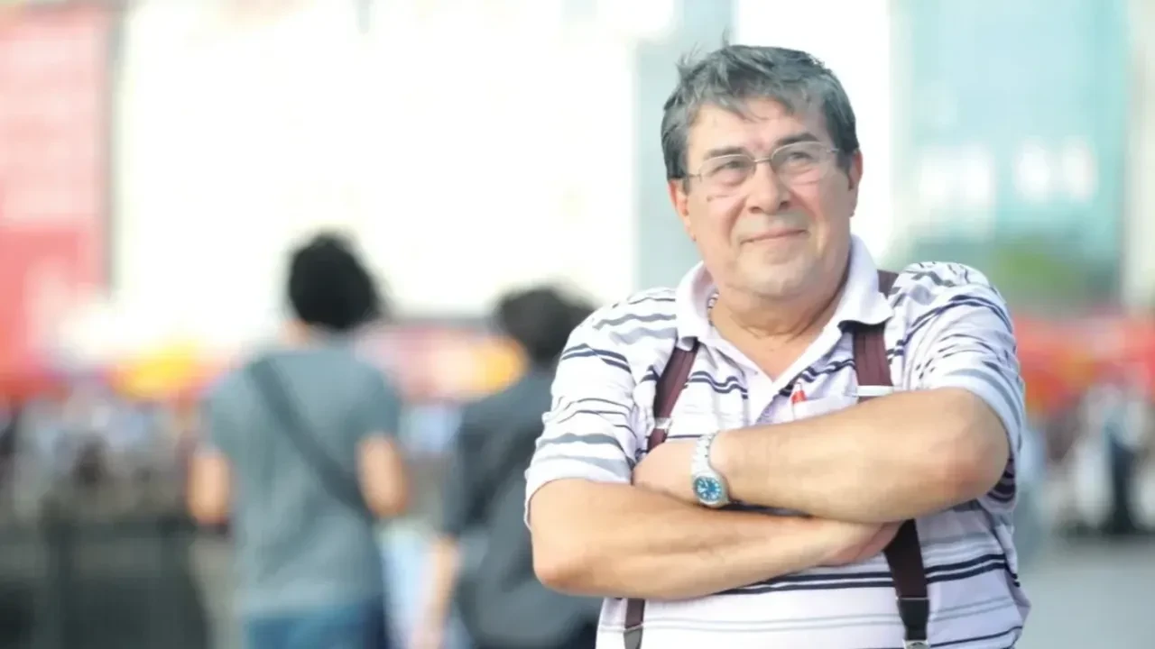 Türk tiyatrosunun çınarı Zihni Göktay hayatını kaybetti