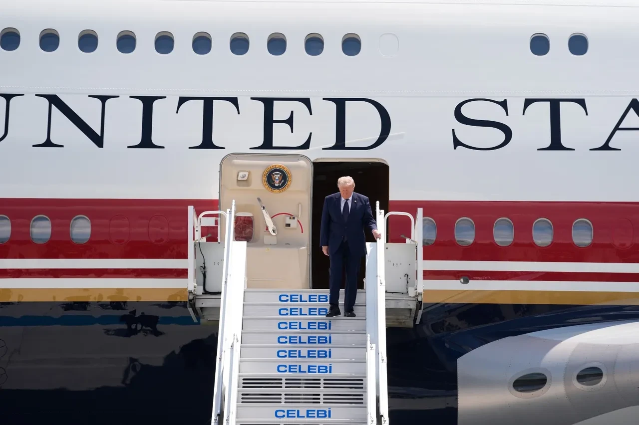 ABD Başkanı Donald Trump, Ankara'da! Cumhurbaşkanı Erdoğan resmi törenle karşıladı: İşte ilk kareler