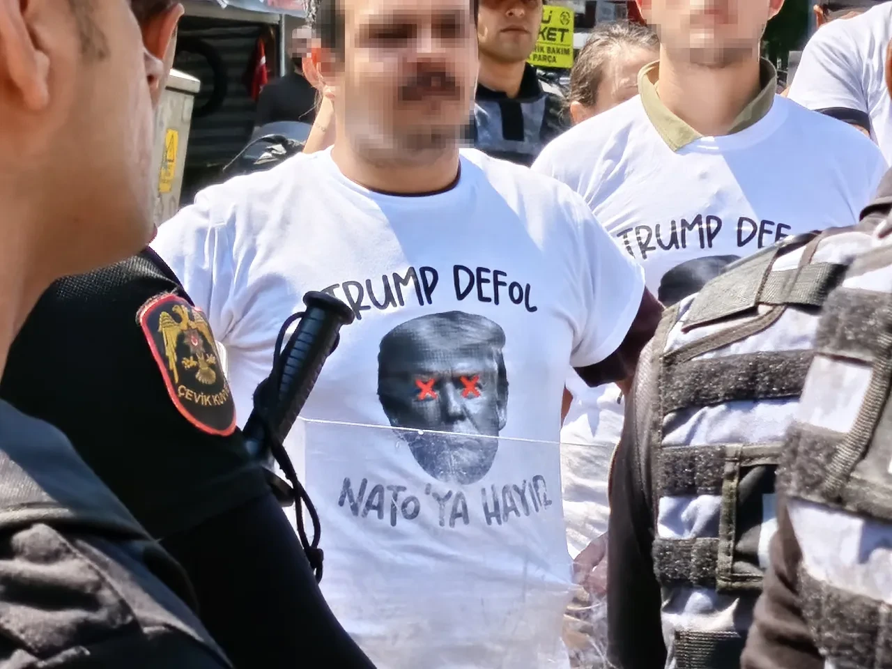 Ankara'da NATO karşıtı eyleme polis müdahalesi