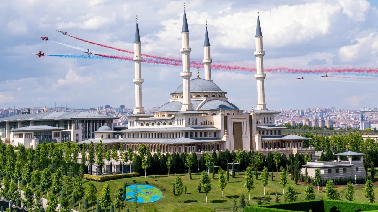 Ankara'da tarihi anlar! NATO zirvesinin en çarpıcı kareleri