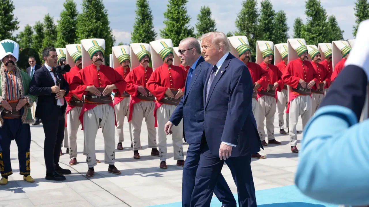 Ankara'da tarihi anlar! NATO zirvesinin en çarpıcı kareleri