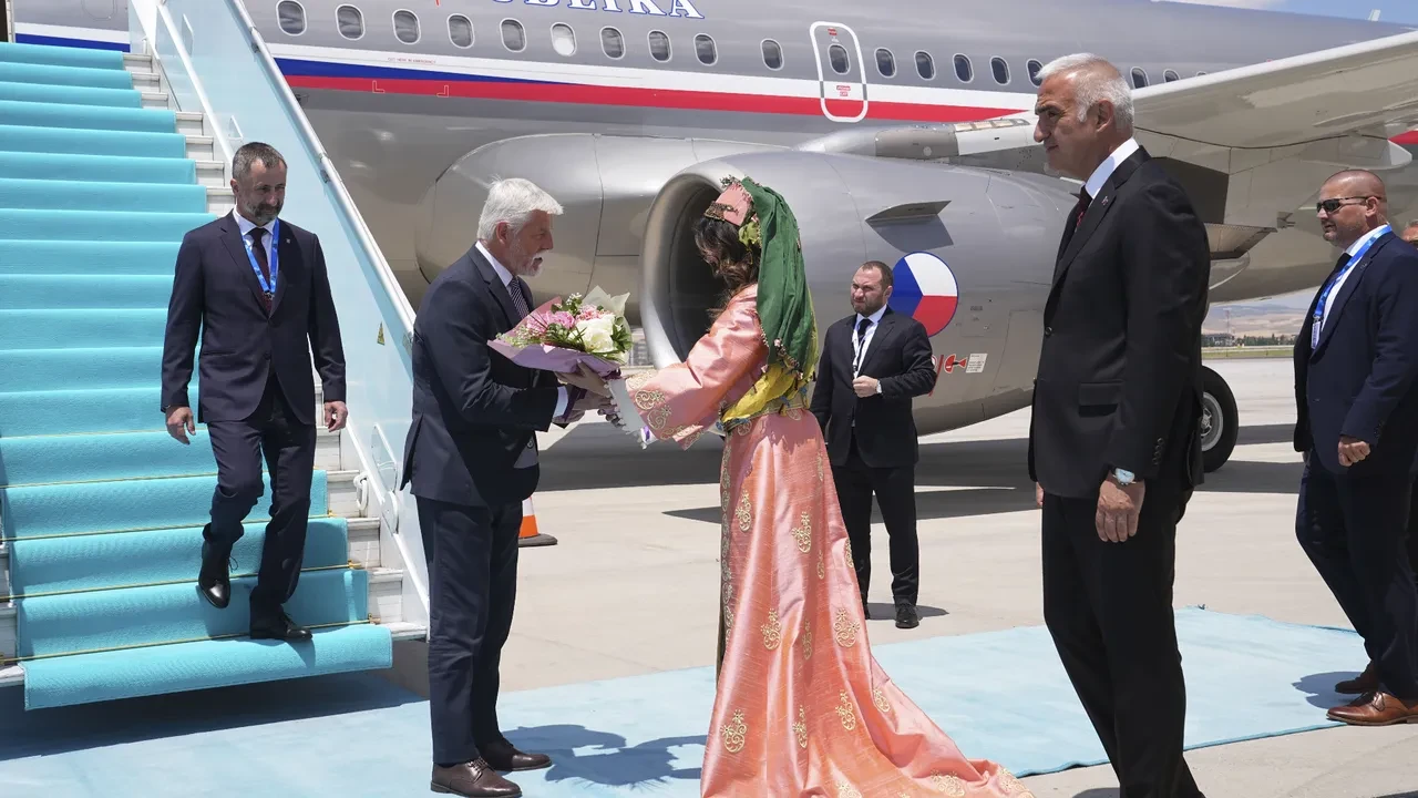 Ankara'da tarihi anlar! NATO zirvesinin en çarpıcı kareleri