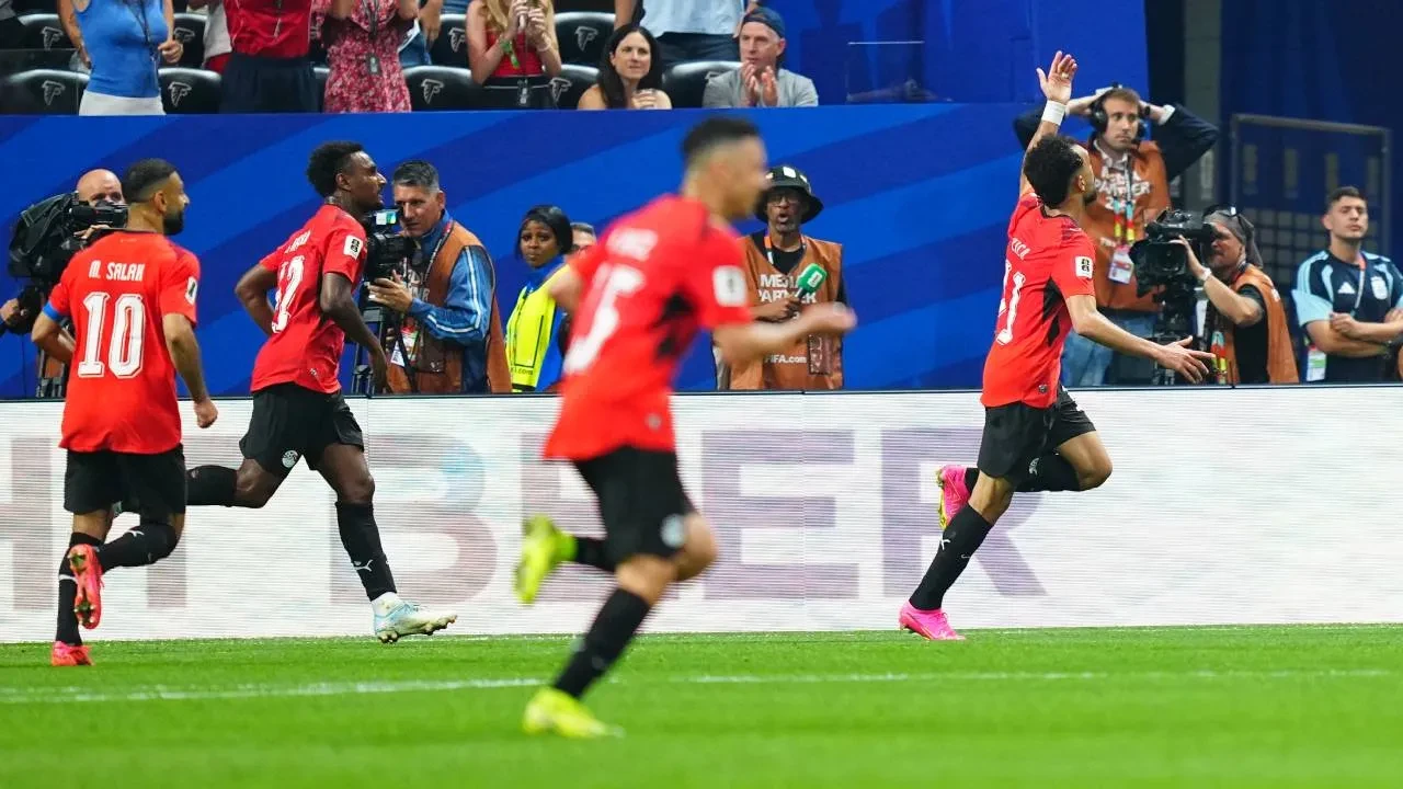 Arjantin'den tarihi geri dönüş! Son şampiyon Mısır'ı eleyerek çeyrek finale yükseldi