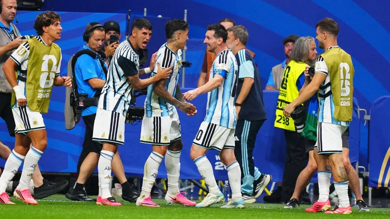 Arjantin'den tarihi geri dönüş! Son şampiyon Mısır'ı eleyerek çeyrek finale yükseldi