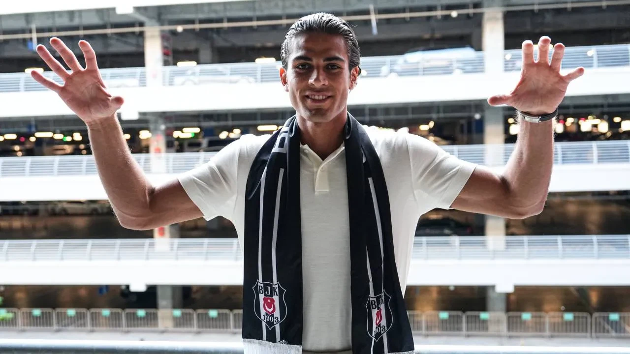 Beşiktaş'ın yeni kalecileri İstanbul'a geldi! Siyah-beyazlılar transferde bombaları patlattı