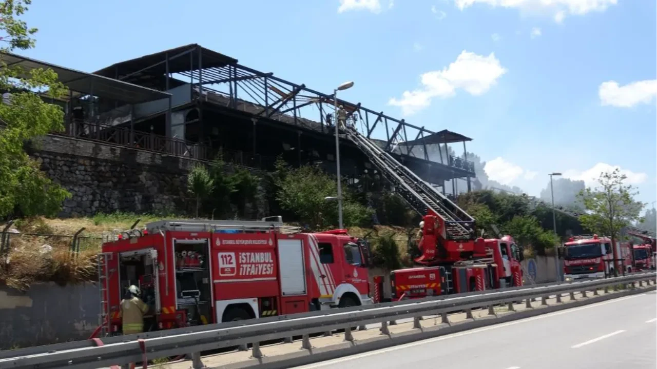 İstanbul'da korkutan yangın! Çok sayıda ekip sevk edildi