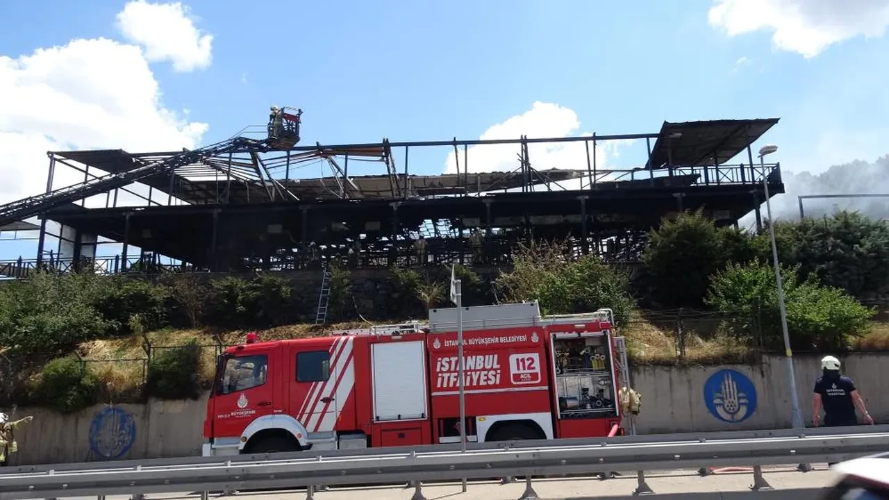 İstanbul'da korkutan yangın! Çok sayıda ekip sevk edildi