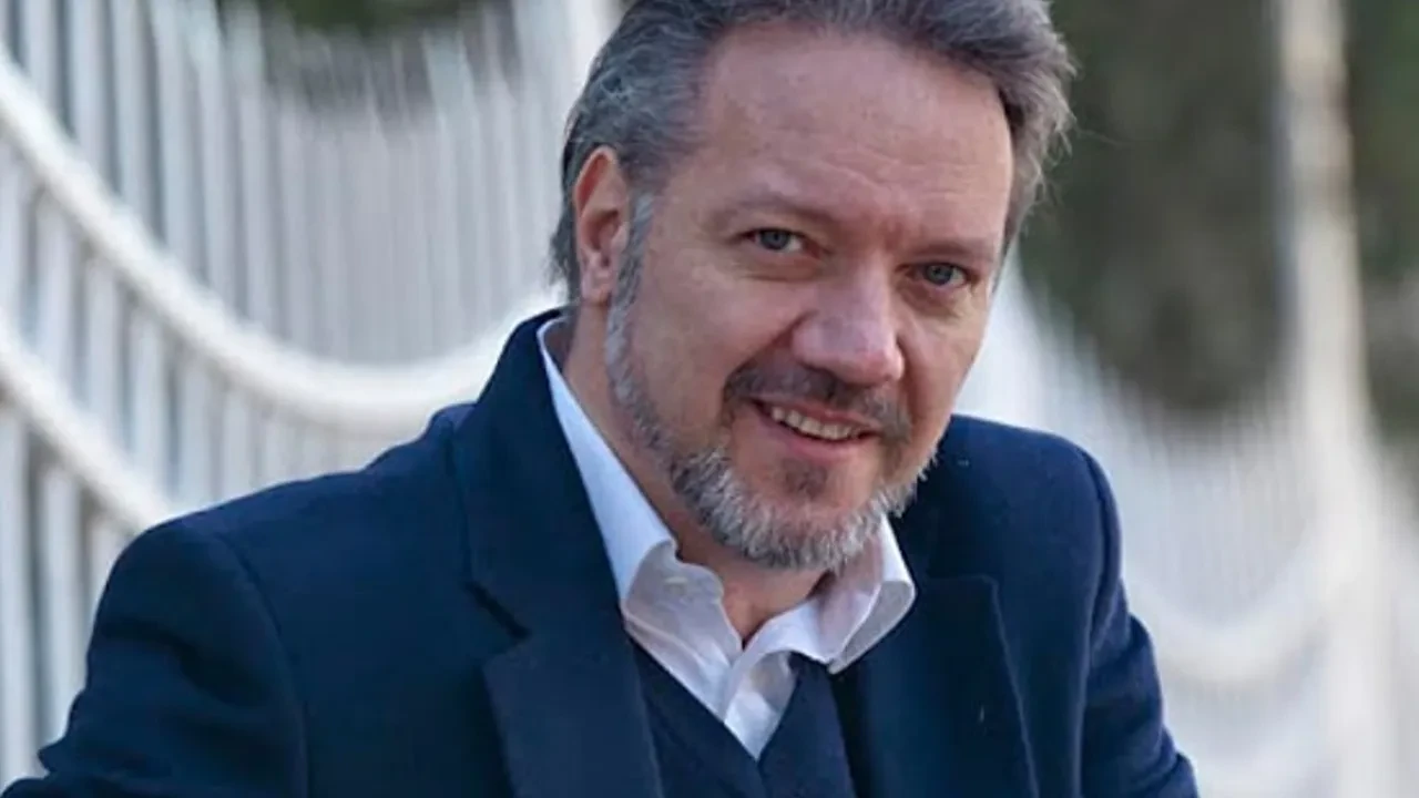 Murat Serezli’nin yeni projesi belli oldu! Aşk ve Taht dizisiyle ekrana dönüyor!