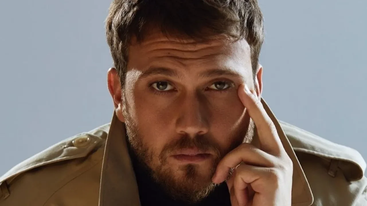 Aras Bulut İynemli'ye teklif üstüne teklif! Kanal D, İyilik Öğretmeni için devrede 