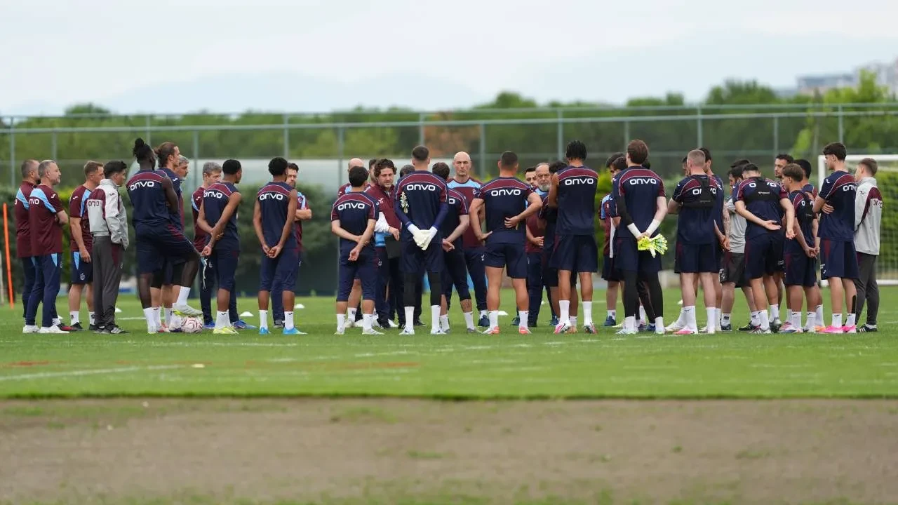 Trabzonspor'da bir ayrılık daha! Büyük umutlarla gelmişti: Sözleşmesi feshedildi