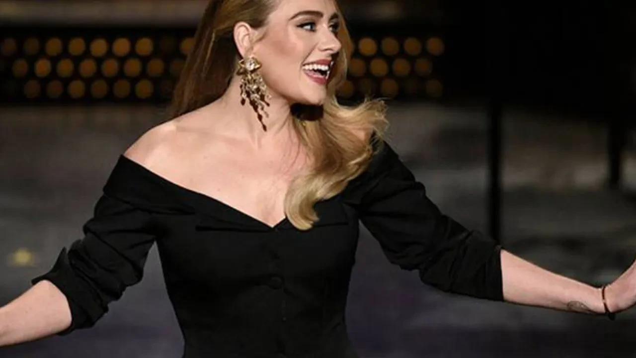 Ünlü şarkıcı Adele'nin yüzünü görenler tanımakta zorluk çekiyor! Yok böyle bir değişim