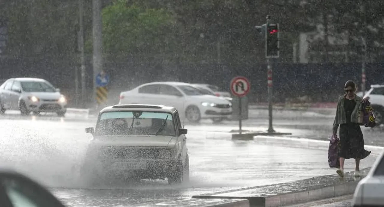 8 Temmuz 2026 hava durumu | Meteoroloji'den 11 ile uyarı: Kuvvetli yağış geliyor, su baskınlarına dikkat!
