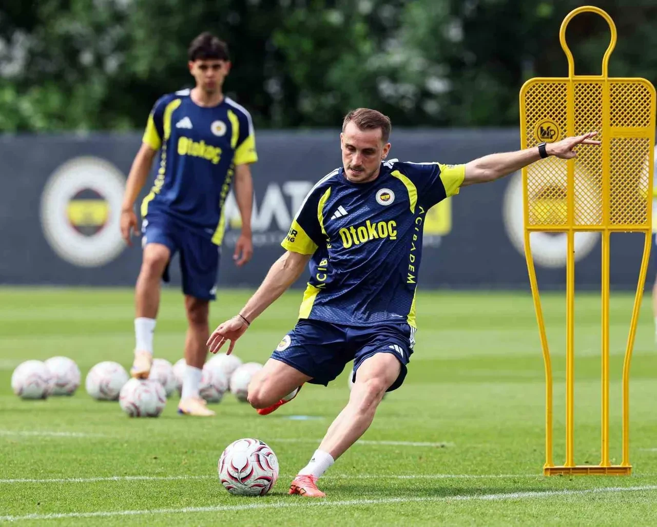 Fenerbahçe Admira Wacker CANLI yayın: Fenerbahçe Admira maçı hangi kanalda, CANLI nereden izlenir?