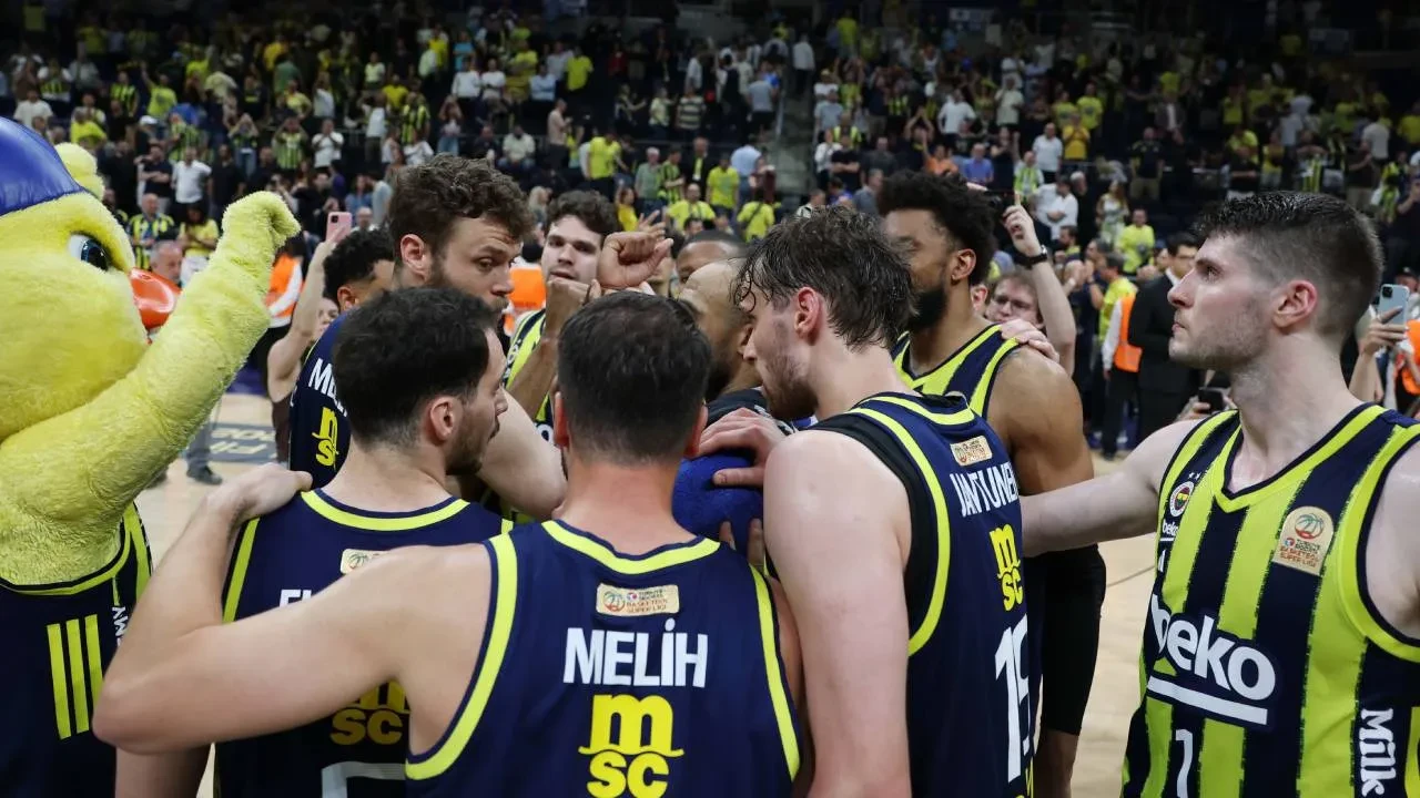 Fenerbahçe ses getiren transferi açıkladı! Sarı-lacivertliler, 28 yaşındaki yıldızı kadrosuna kattı