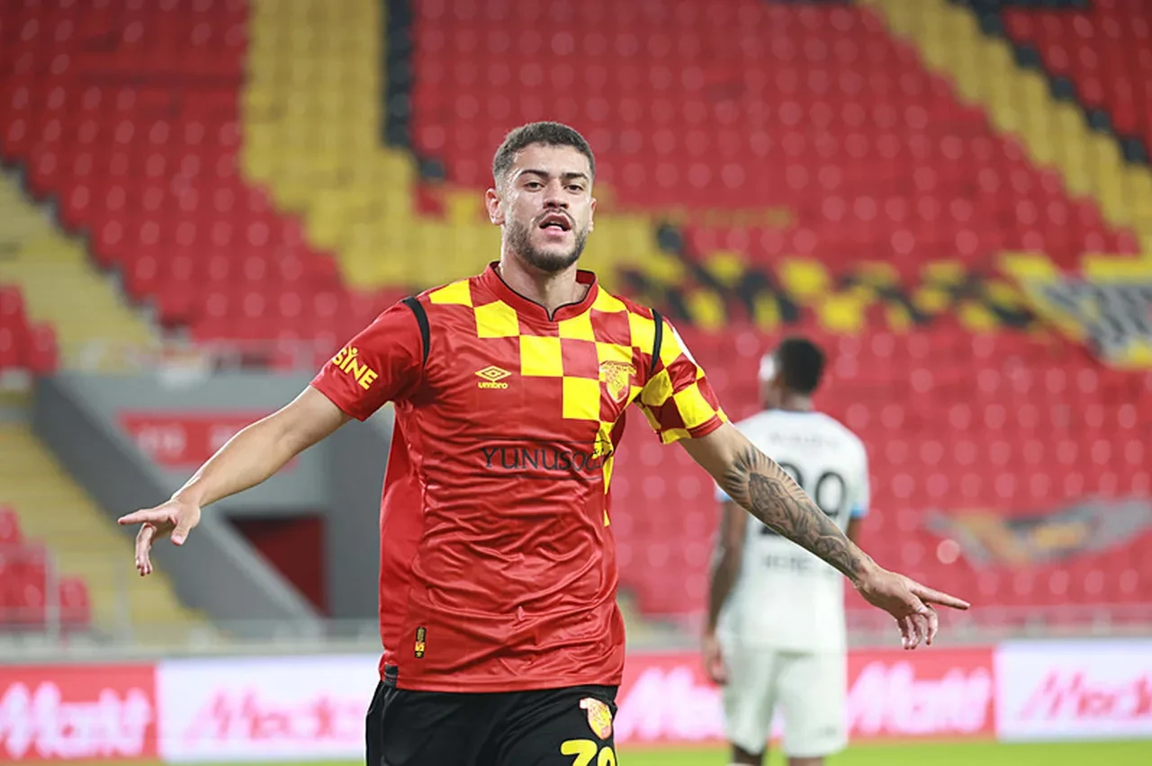 Galatasaray'dan transferde ters köşe: Süper Lig'in eski yıldızına kanca!