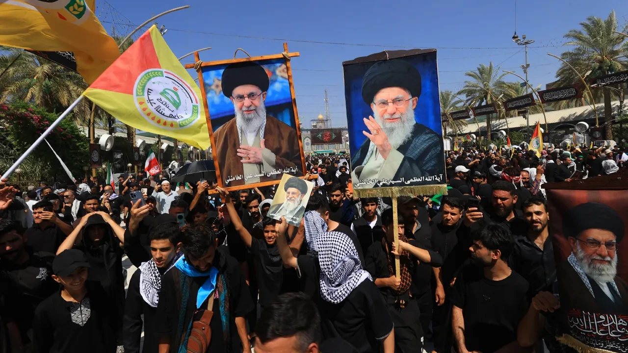 İran'ın eski dini lideri Hamaney'e Kerbela'da veda töreni