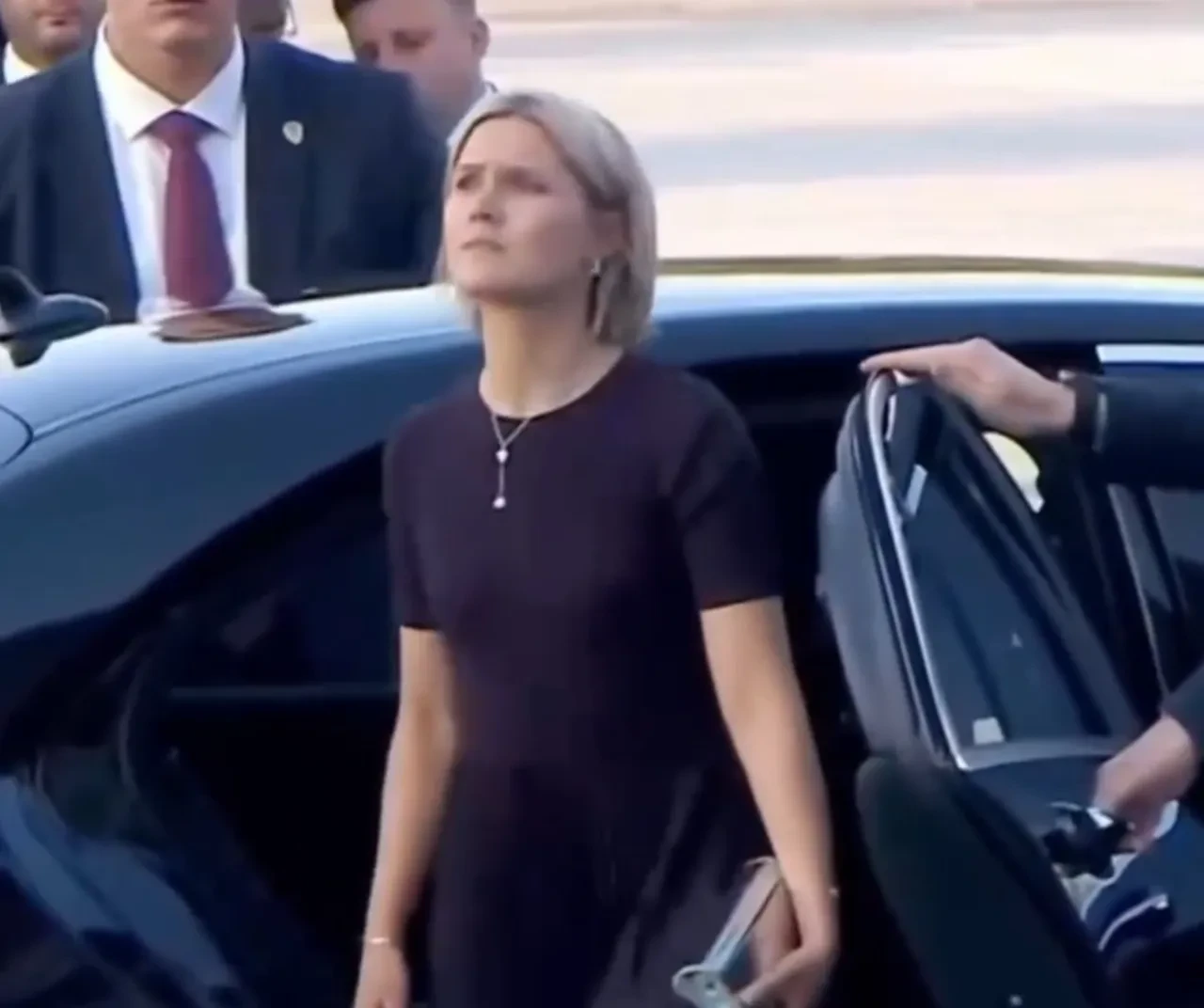 İzlanda Başbakanı kimdir, kaç yaşında? Kristrun Frostadottir evli mi?