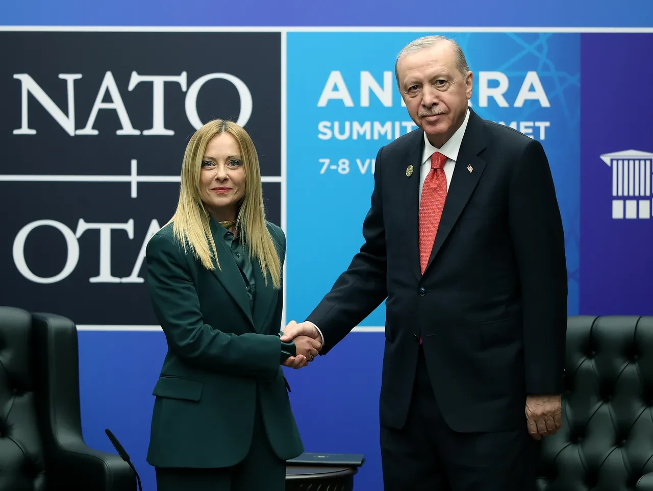 NATO Zirvesi'nde diplomatik temaslar! Cumhurbaşkanı Erdoğan, liderlerle görüşüyor
