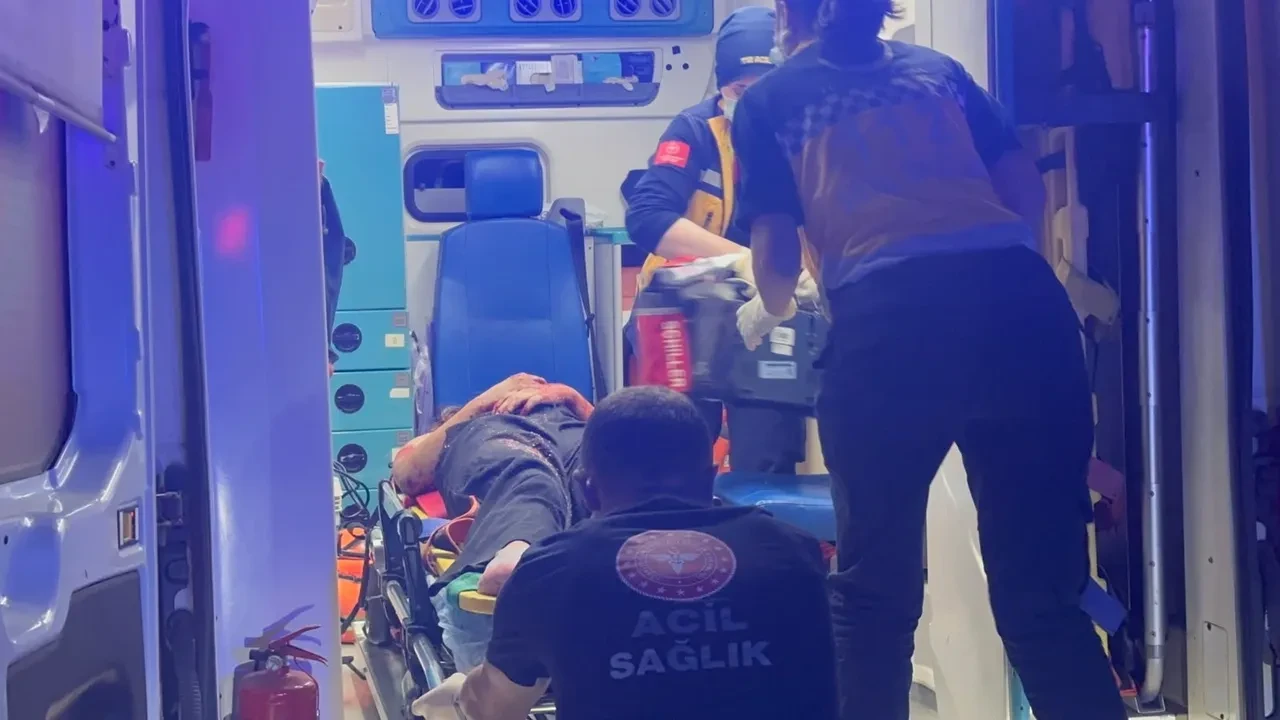 Tırdan ayrılan dorse facia getirdi: Zincirleme kazada 3 kişi hayatını kaybetti