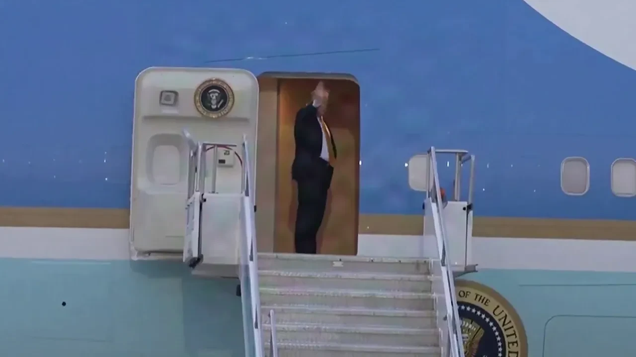 Trump Ankara'dan ayrıldı! Yeni uçağıyla ilgili kararını açıkladı