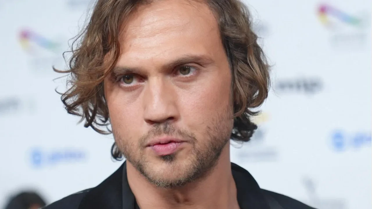 Aras Bulut İynemli'nin 15 yaşındaki görüntüleri sosyal medyayı salladı! Yok böyle değişim