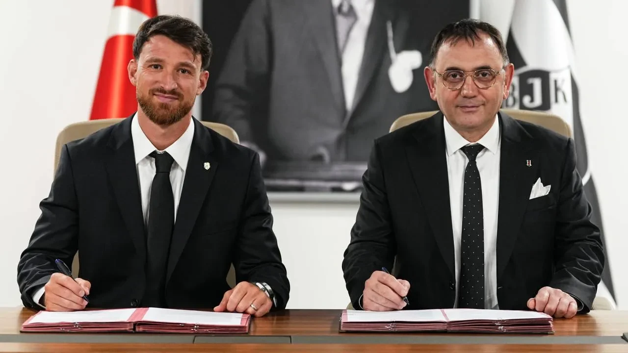 Beşiktaş, Salih Özcan'ı kadrosuna kattı! Milli futbolcuyla sözleşme imzalandı
