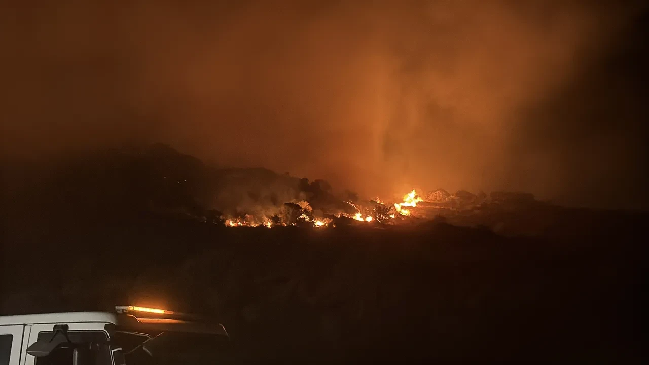 Bodrum'da korkutan yangın! Alevler evlere yaklaştı, ekipler seferber oldu