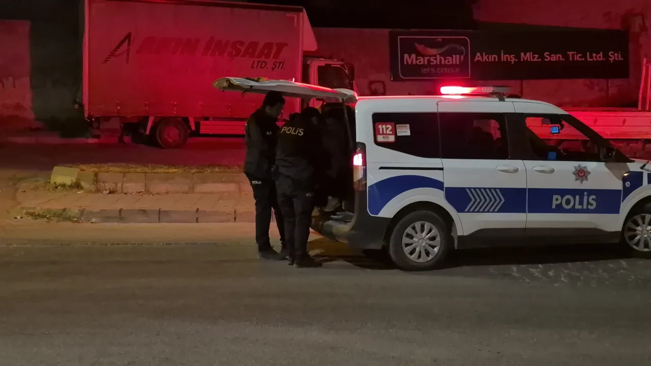 Eskişehir'de dehşet anları: Bıçakla annesini kovaladı