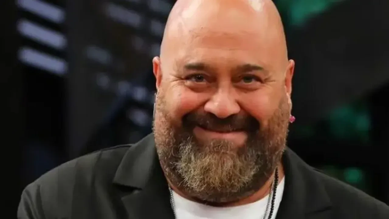 Herkes MasterChef Somer şefin şaşırtan kariyerine özeniyor! Madalyonun arka yüzünde ise bambaşka bir hikaye var!