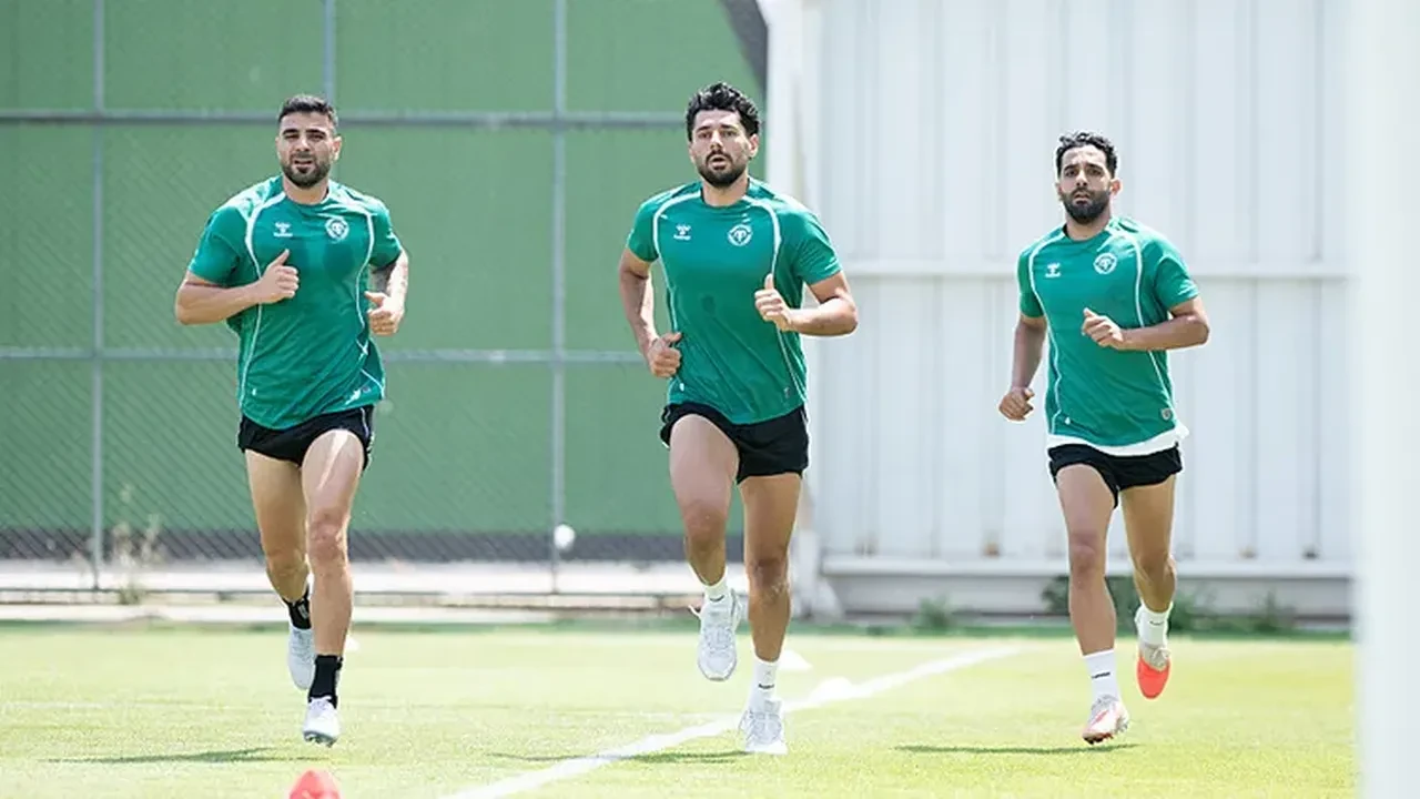 İsmail Kartal istedi, yönetim harekete geçti! Fenerbahçe yeni stoperini buldu