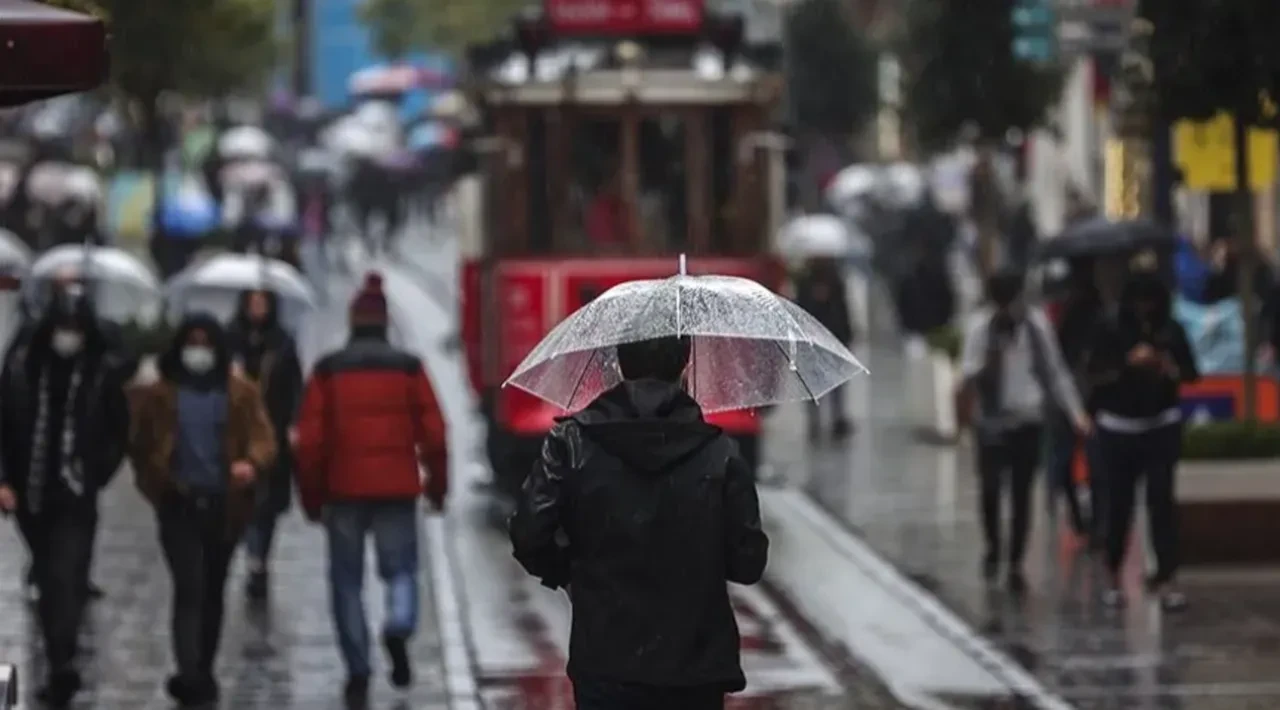 İstanbul'da sel tehlikesi! Bu ilçelerde yaşayanlar dikkat: Mikdat Kadıoğlu riskli bölgeleri tek tek açıkladı!