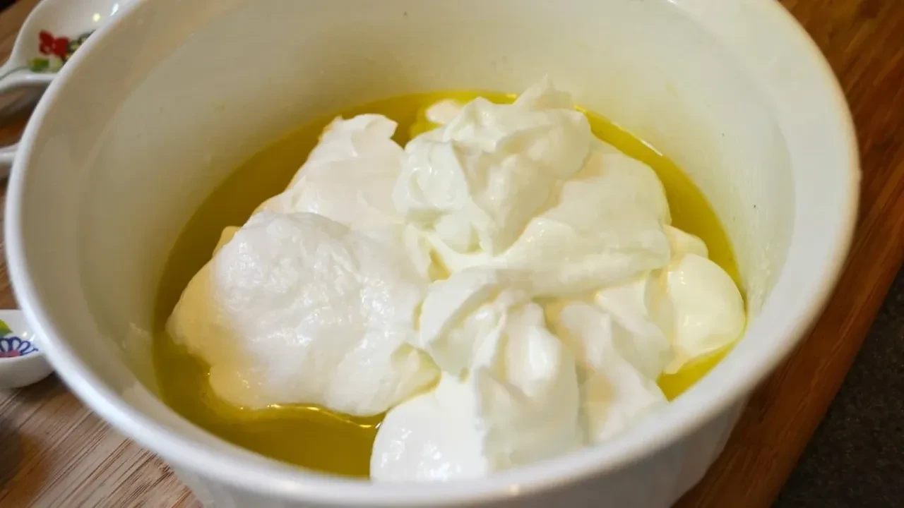 Kıvırcık saçlılar için en iyi nemlendiren maske! Pamuk gibi yumuşacık yapıyor