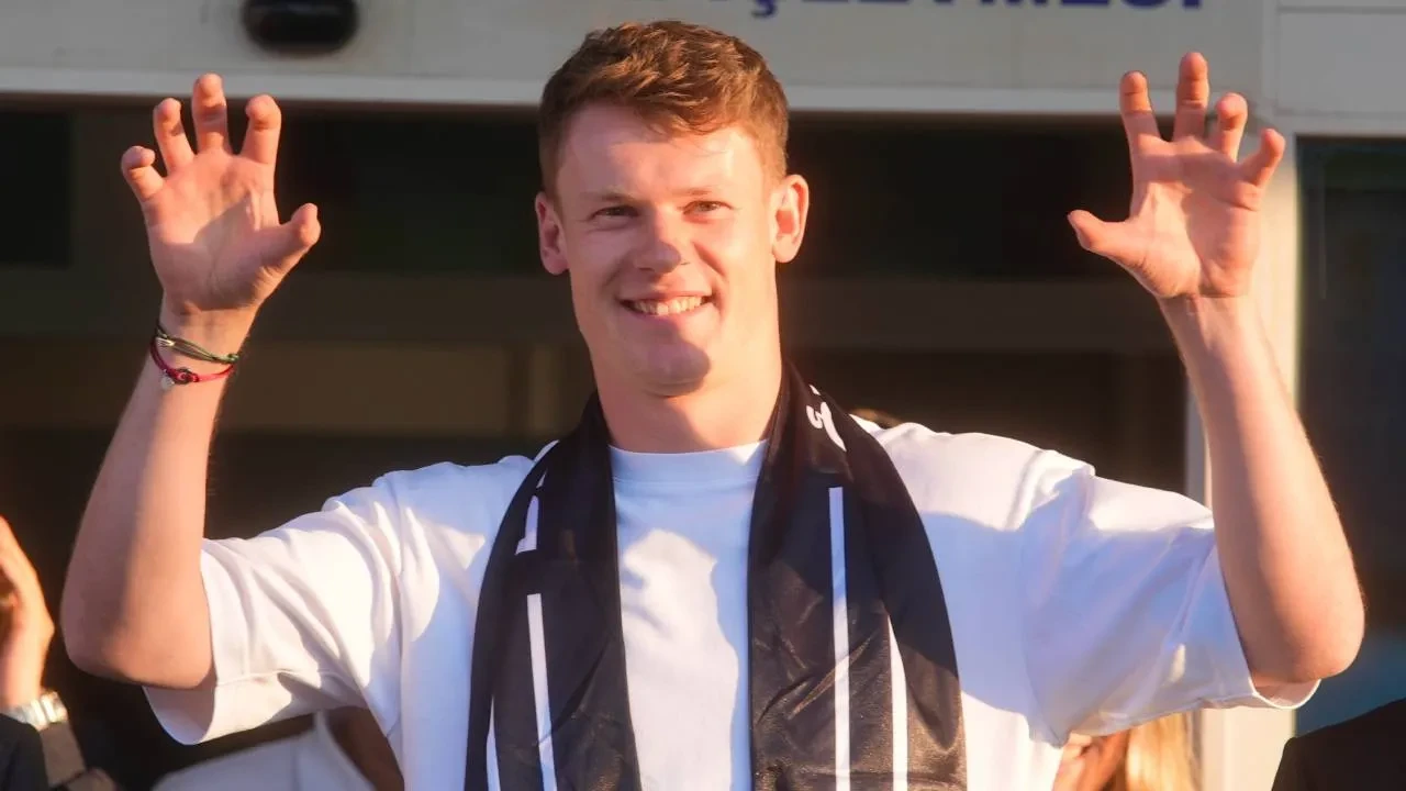 Nübel, Beşiktaş'ın teklifine verdiği ilk tepkiyi açıkladı! "Beşiktaş'tan gelen teklifi duyduğumda..."
