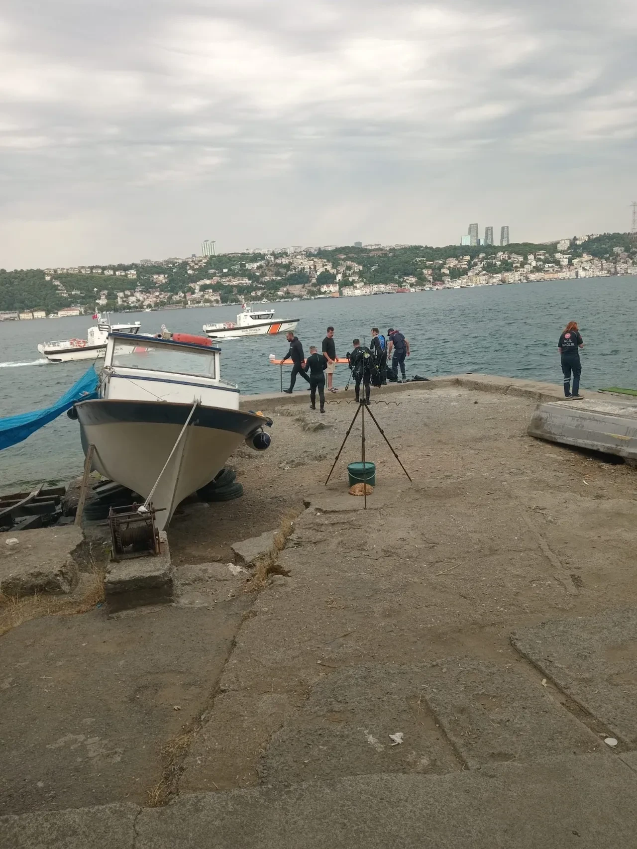 Midye toplamak için denize girdiler, ceset buldular