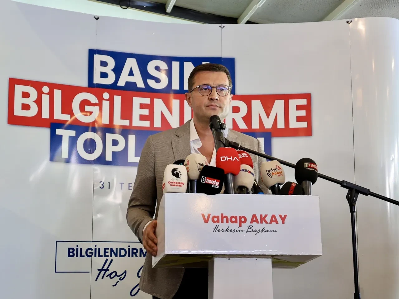 AK Parti'ye yeni katılımlar yolda: İki milletvekili ve bir belediye başkanının adı geçiyor