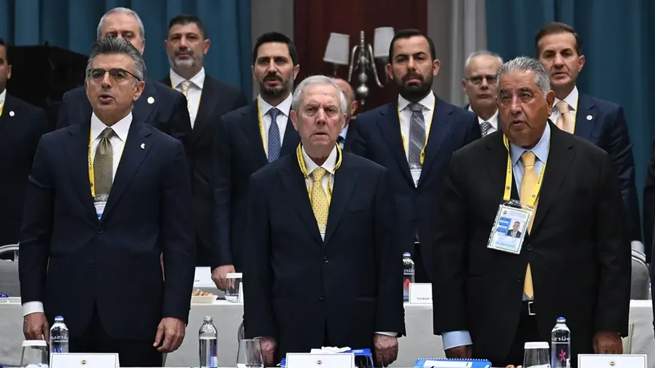 Aziz Yıldırım kürsüden duyurdu: Haftalardır beklenen transfer müjdesini verdi!