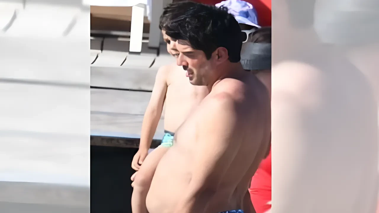Burak Özçivit'in spor dönüşü görüntüleri gündem oldu! Göbekli hali dikkat çekmişti