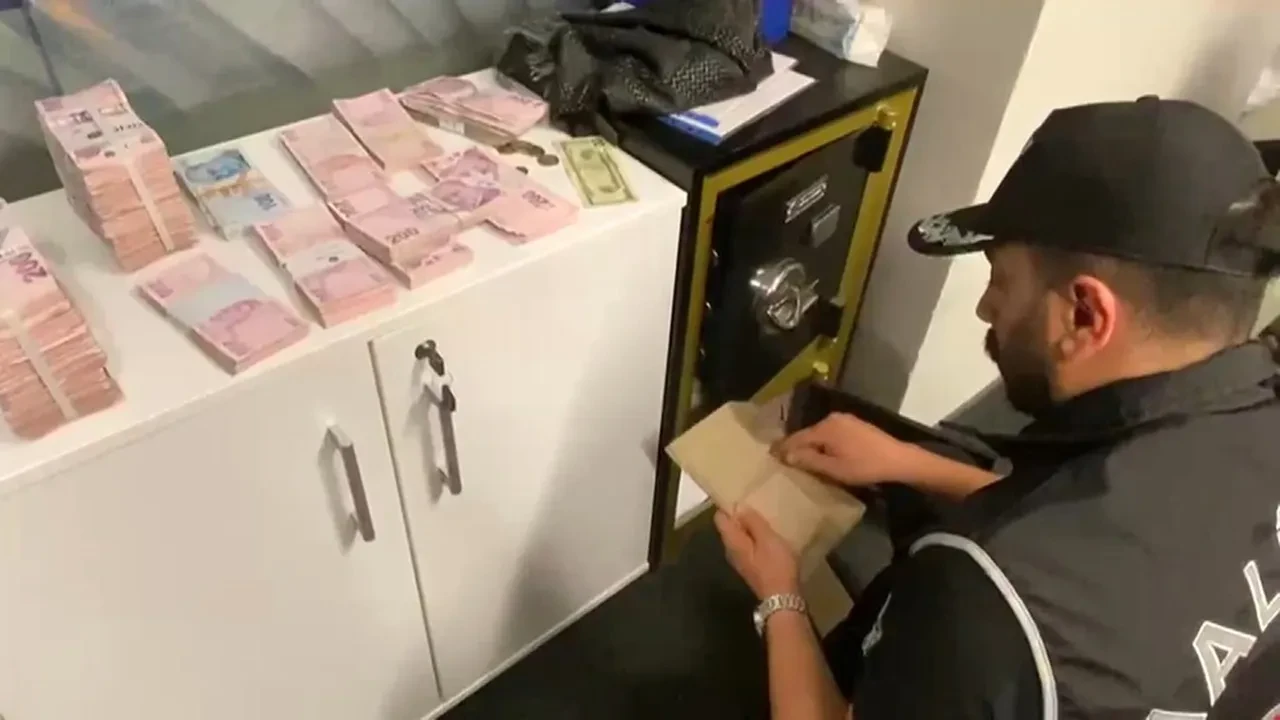 Etimesgut Belediyesini şikayet eden müteahhidin ifadesi çıktı: Erdal Beşikcioğlu '2 otobüs parası getireceksin' deyip 4 milyon TL istedi