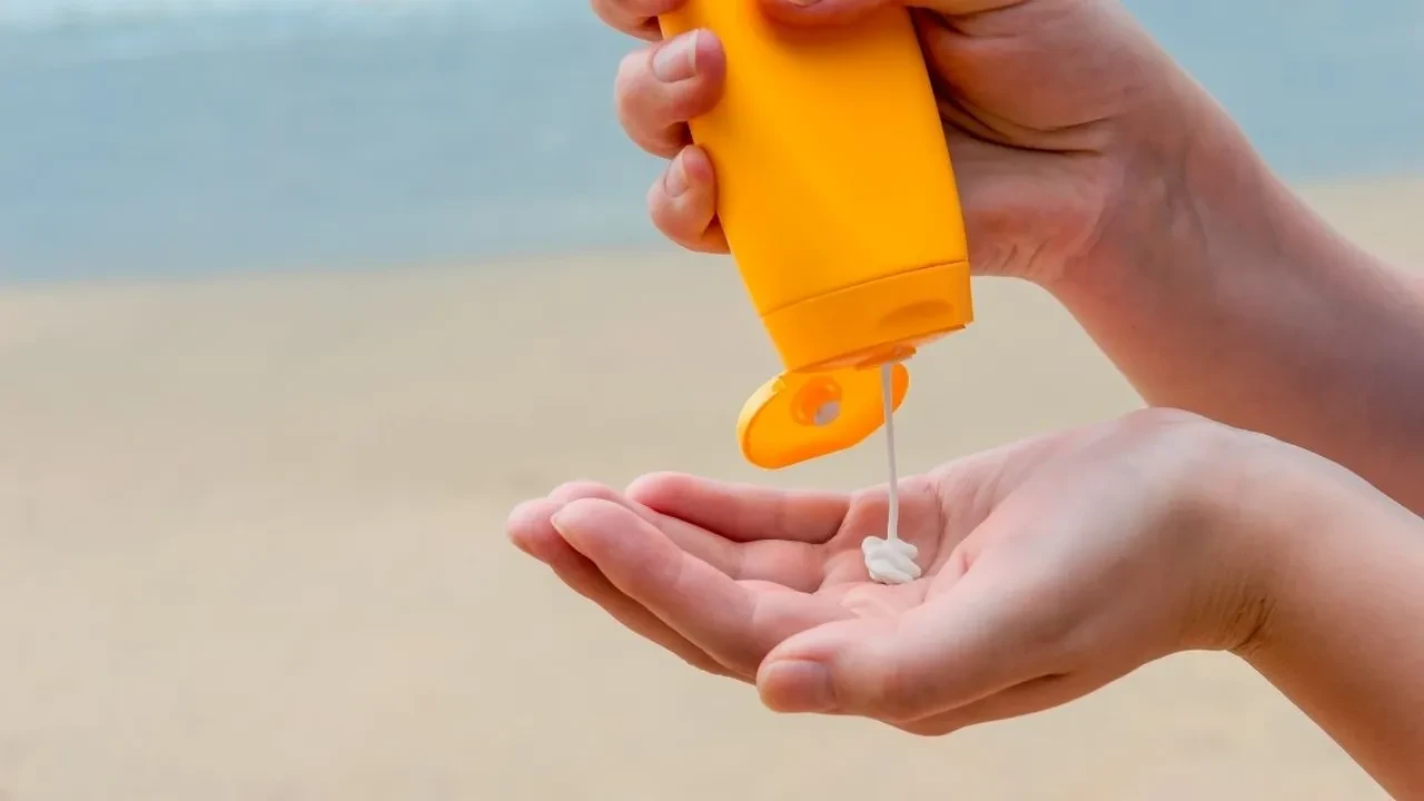 Güneş kremi gerçekten güneşten koruyor mu? İşte gerçekler
