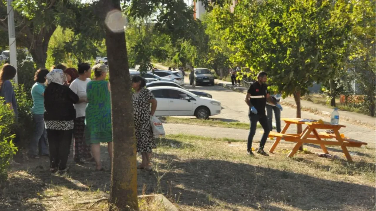 Komşular arasında kanlı kavga! Emekli polis 3 kişiyi vurdu